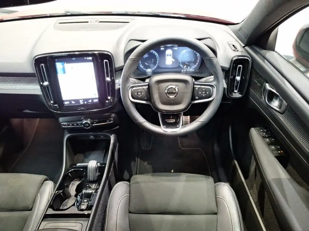 2022-volvo-xc40-15-t3-r-design-auto-big-6