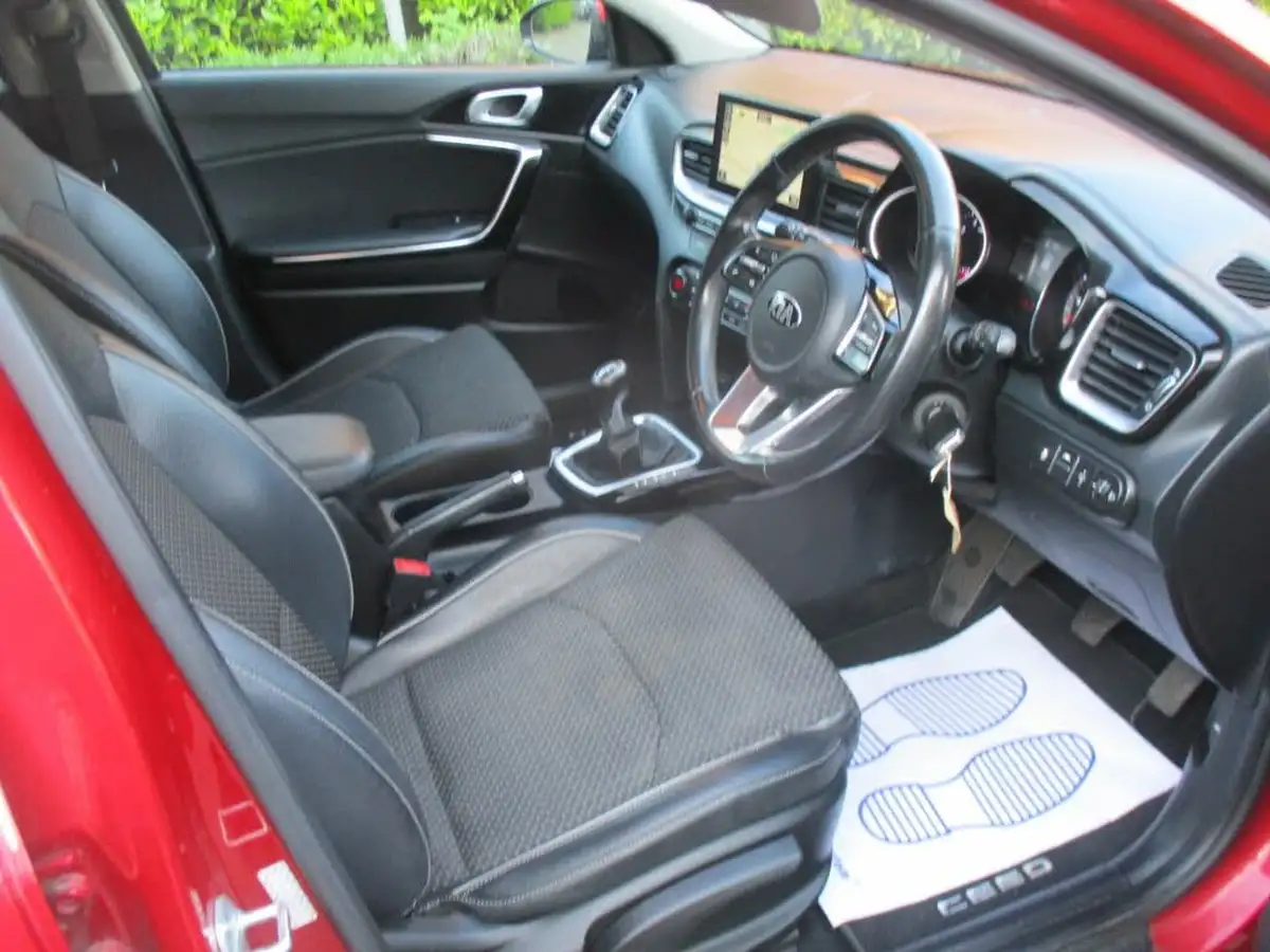 2019-kia-ceed-10-t-gdi-3-hatchback-big-20