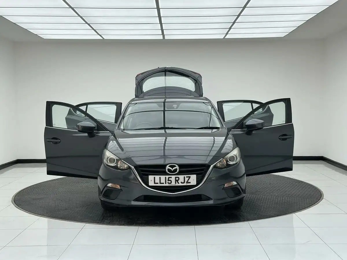 2015-mazda-mazda3-20-se-hatchback-5d-big-10