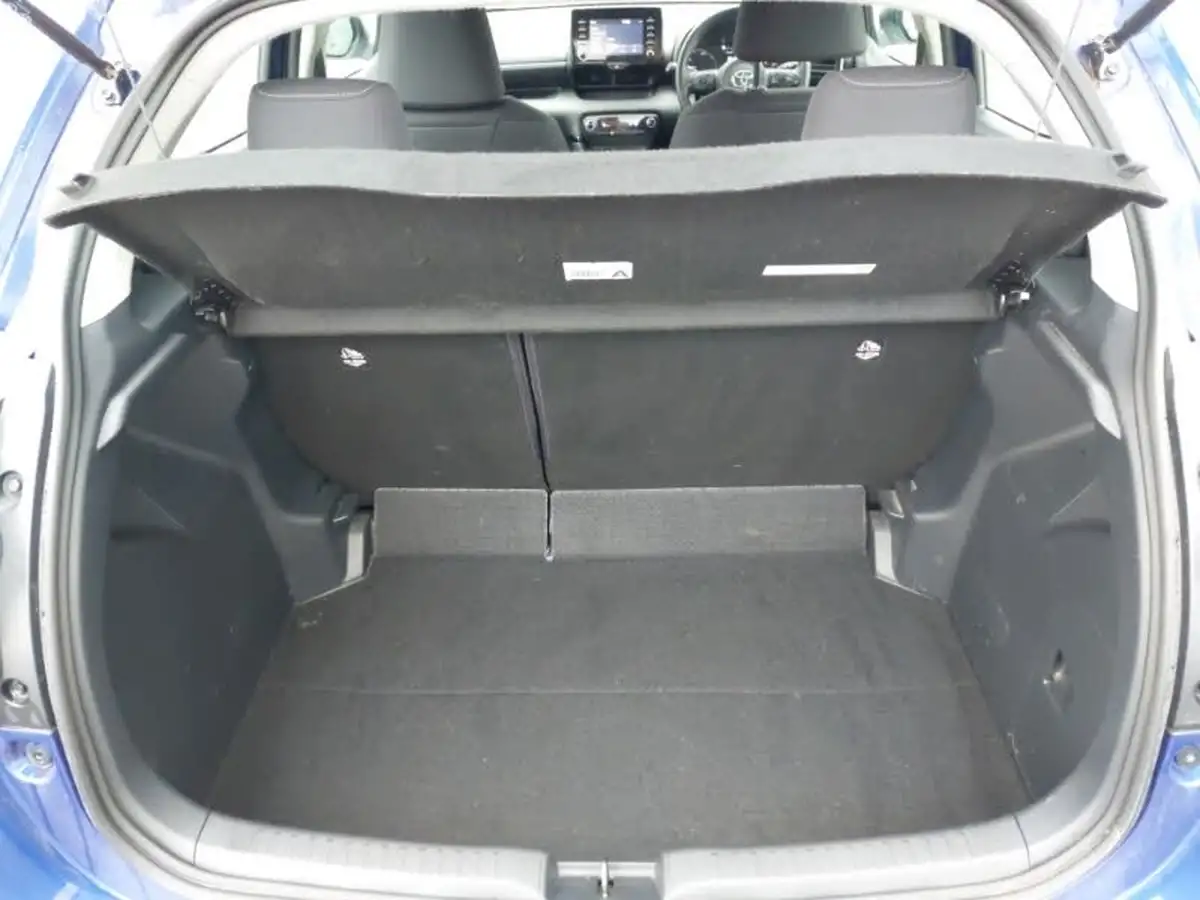 2023-toyota-yaris-15-vvt-i-icon-big-7
