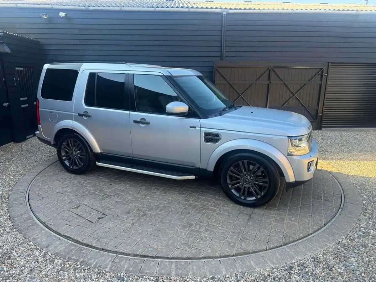 2016-land-rover-discovery-4-30-sd-v6-graphite-big-37