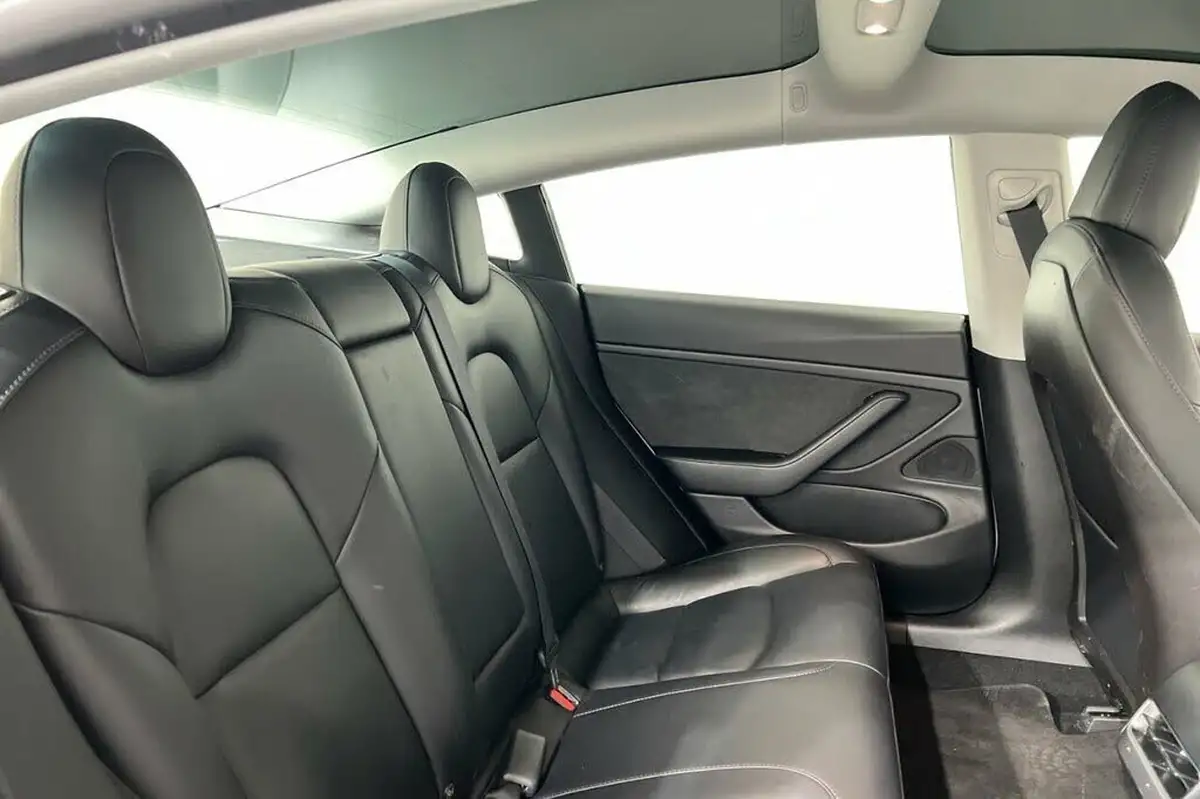 2020-tesla-model-3-e-long-range-big-19