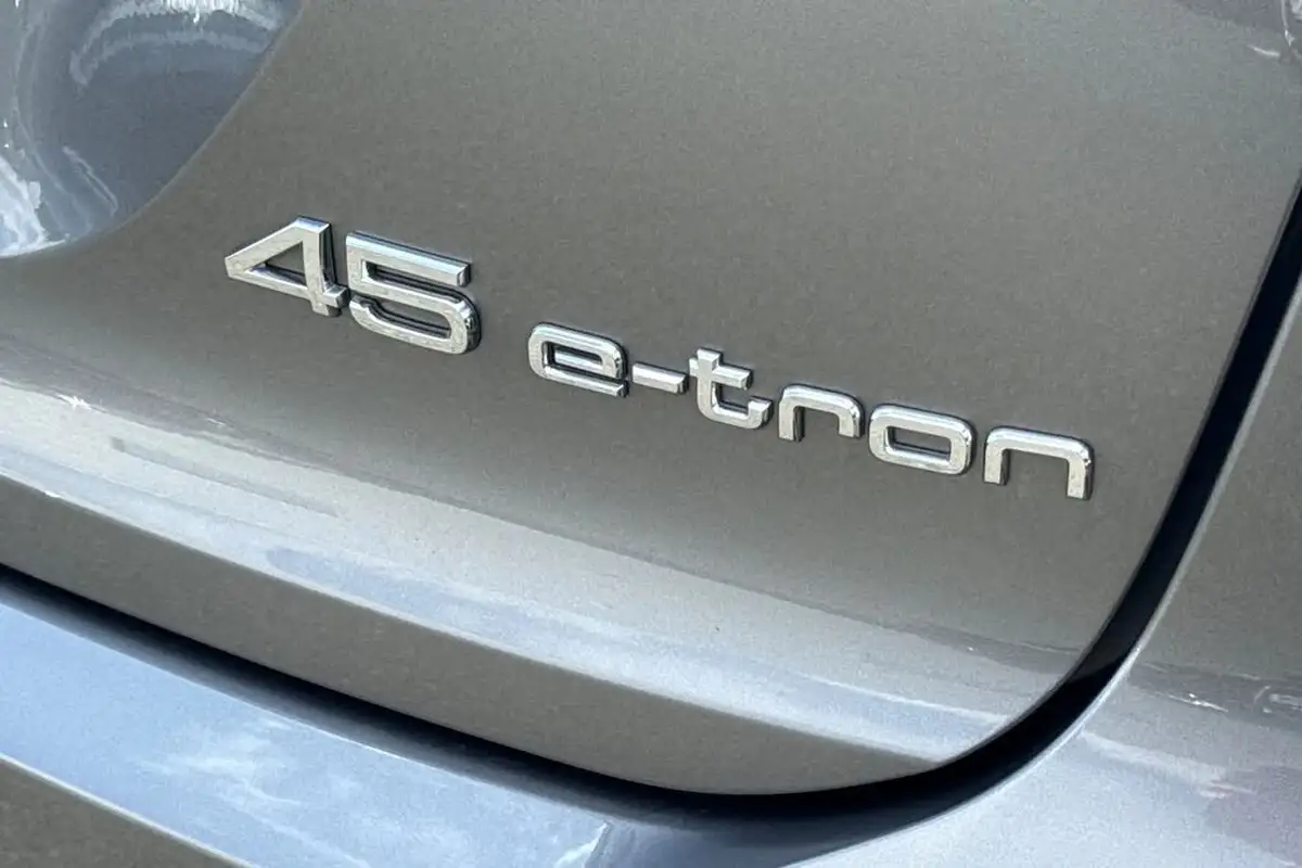 2024-audi-q4-e-tron-45e-s-line-sportback-auto-big-51