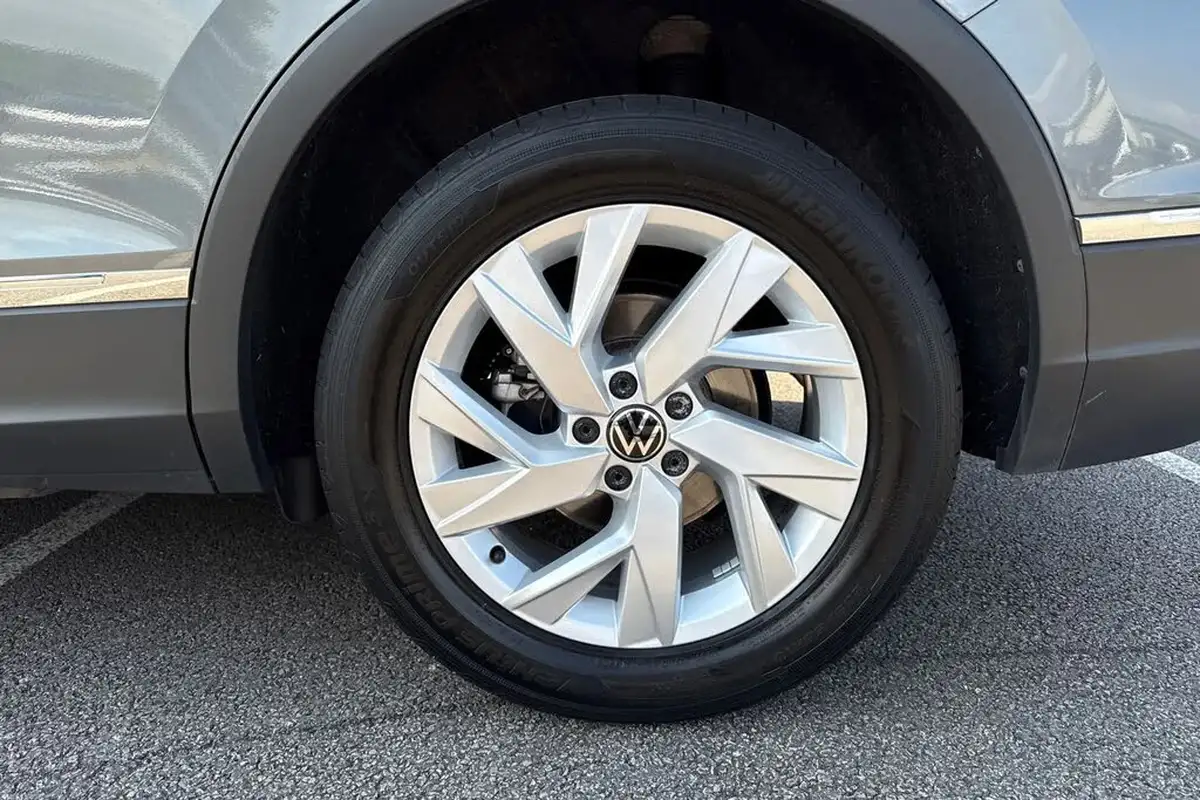 2023-volkswagen-tiguan-allspace-15-tsi-life-big-12