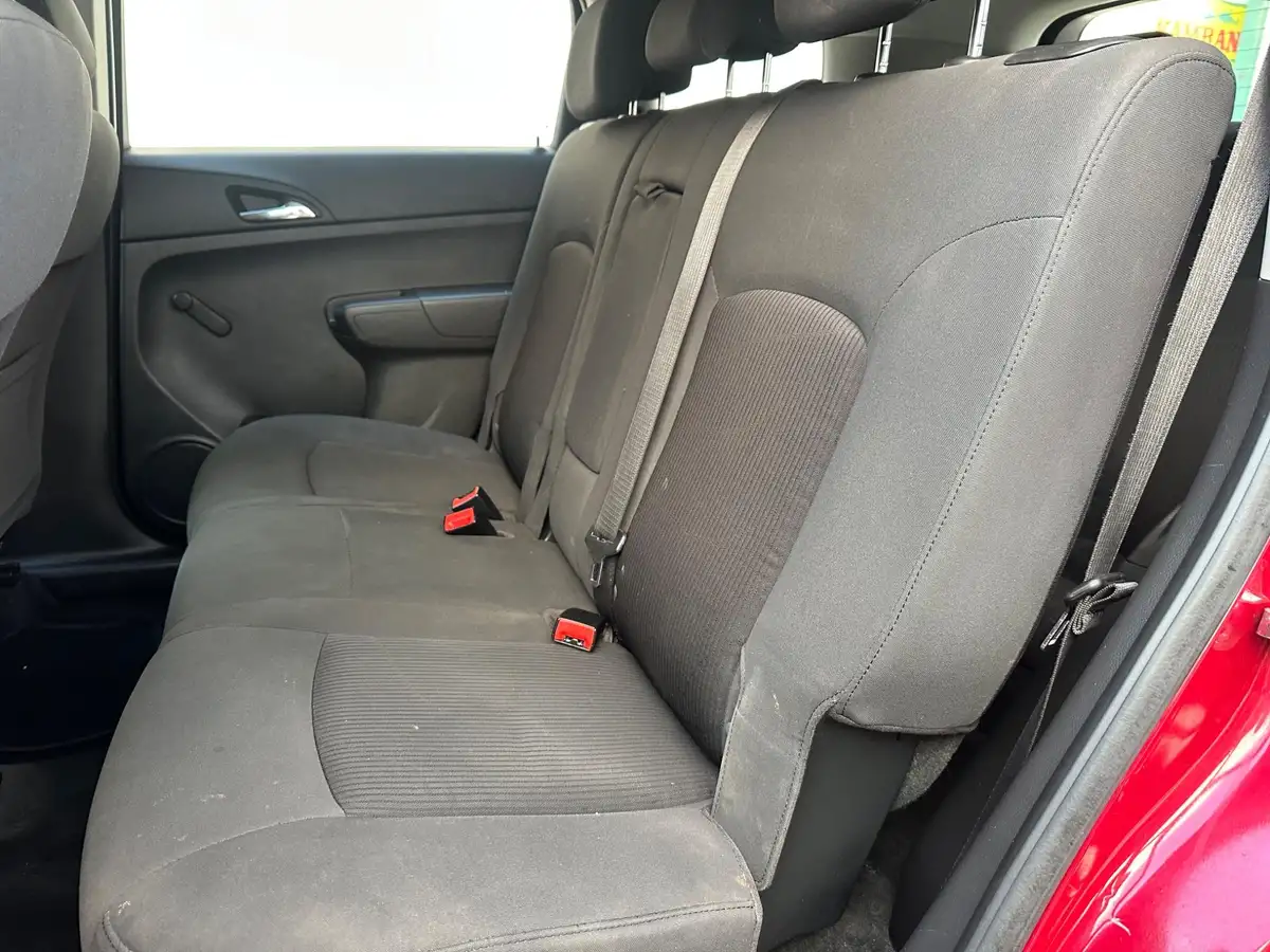 2011-chevrolet-orlando-18-ls-big-18