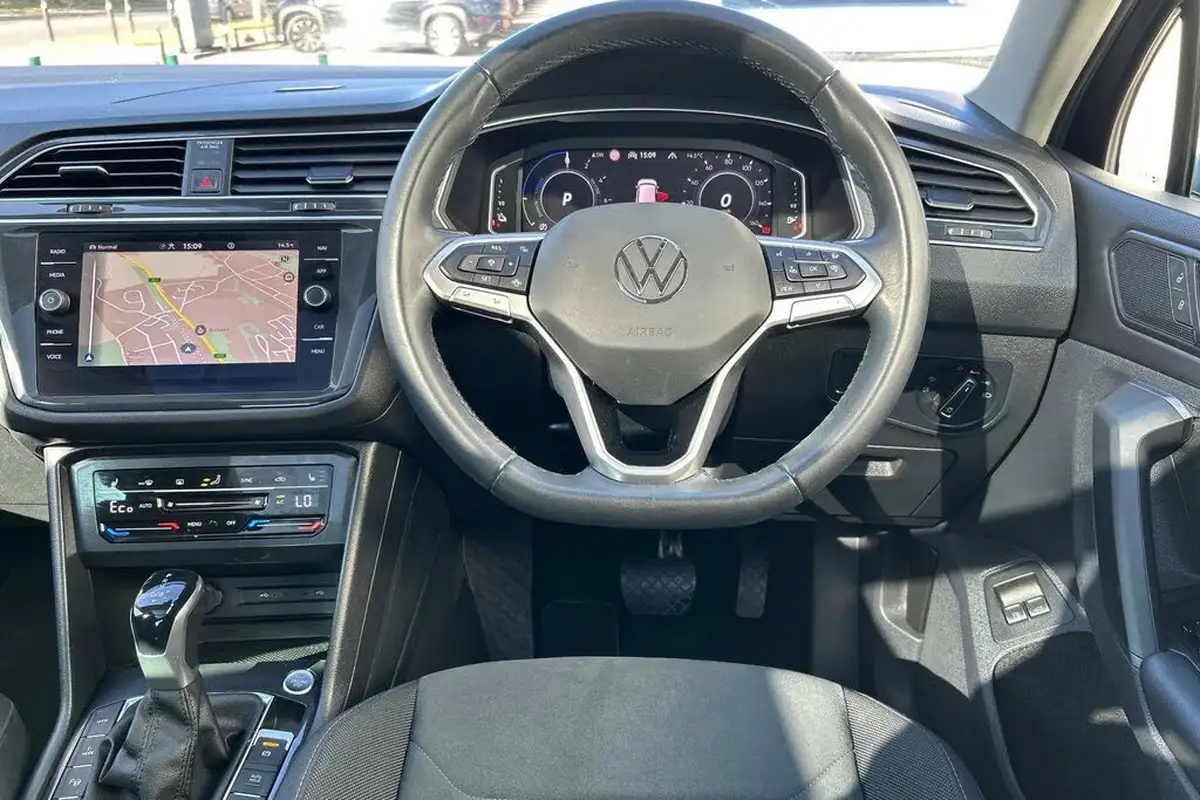 2023-volkswagen-tiguan-14-tsi-elegance-big-26
