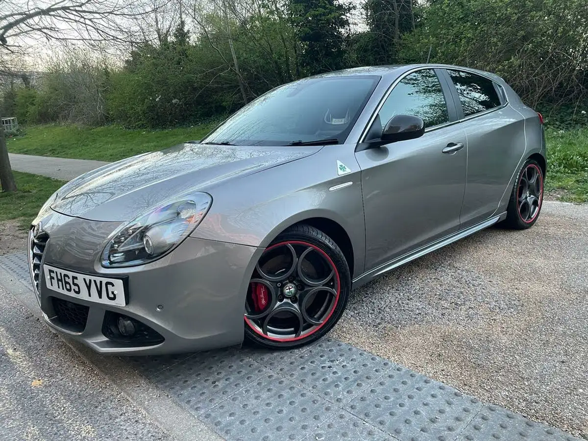 2016-alfa-romeo-giulietta-17-quadrifoglio-verde-big-10
