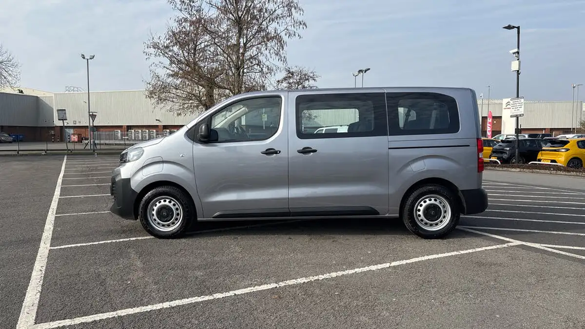 2024-citroen-spacetourer-e-you-m-49kwh-big-5