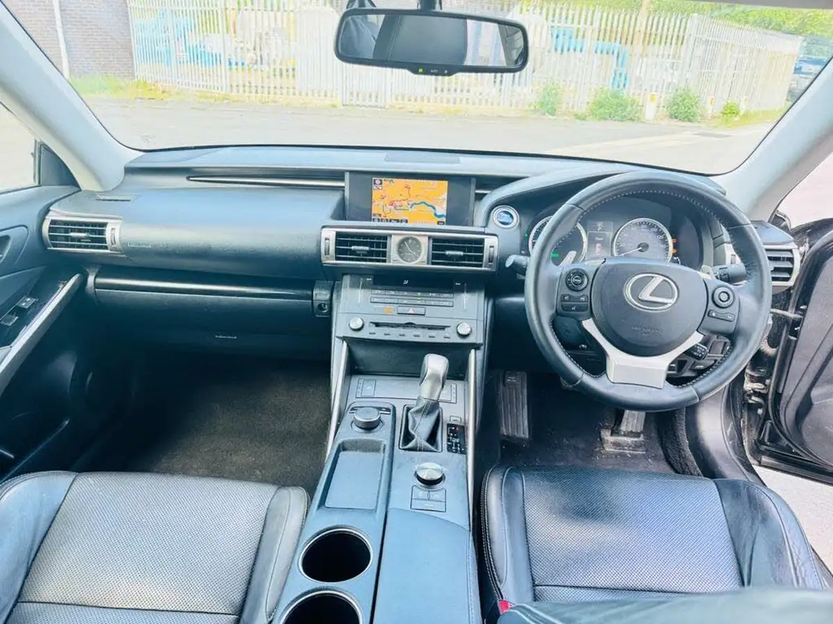 2014-lexus-is-300h-25-executive-edition-big-15
