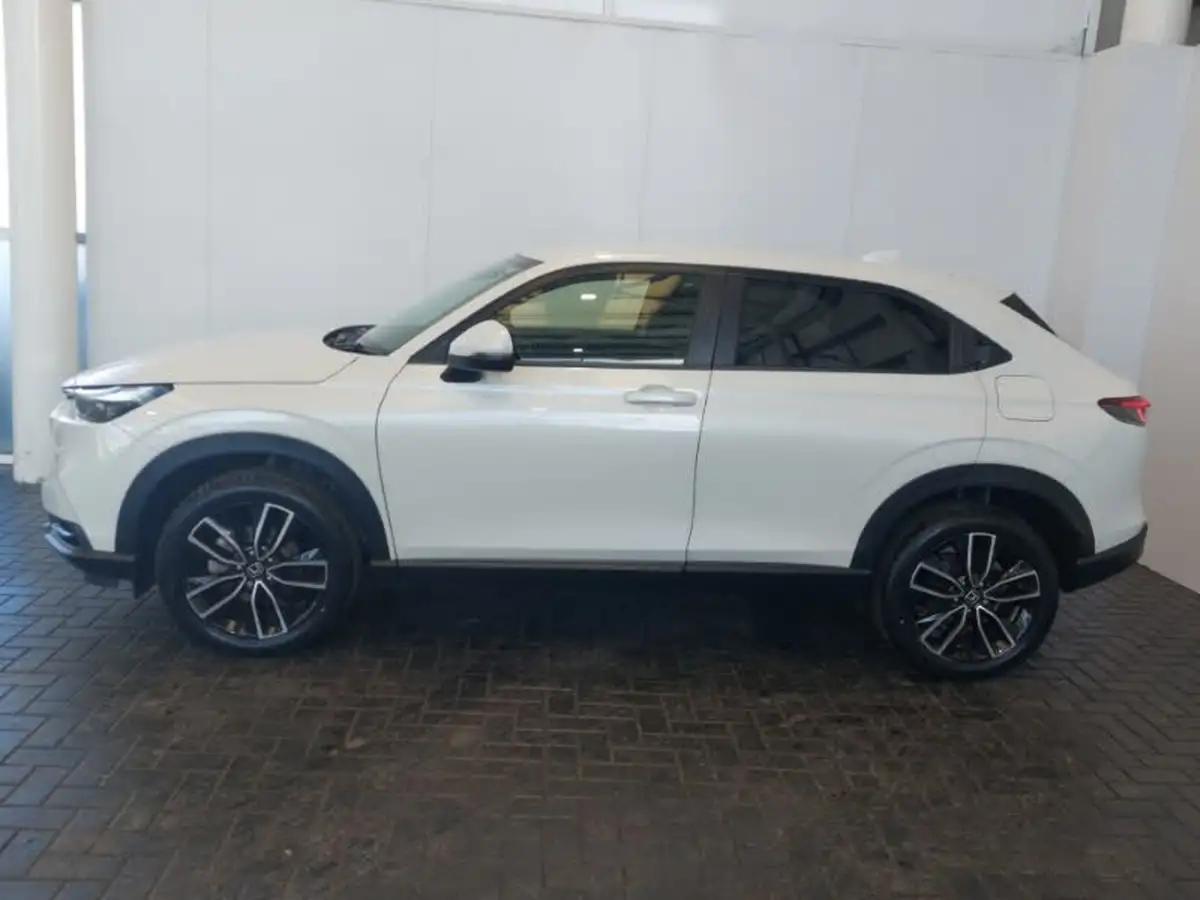 2022-honda-hr-v-15-i-mmd-elegance-big-3