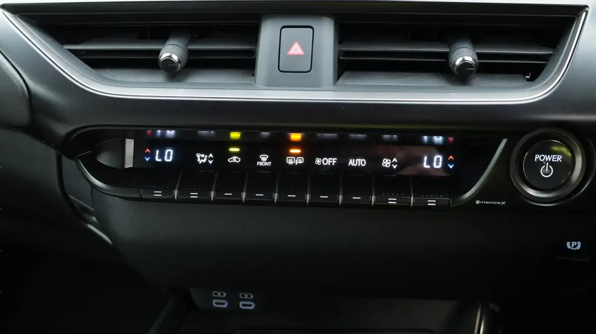 2023-lexus-ux-250h-20-f-sport-design-big-12