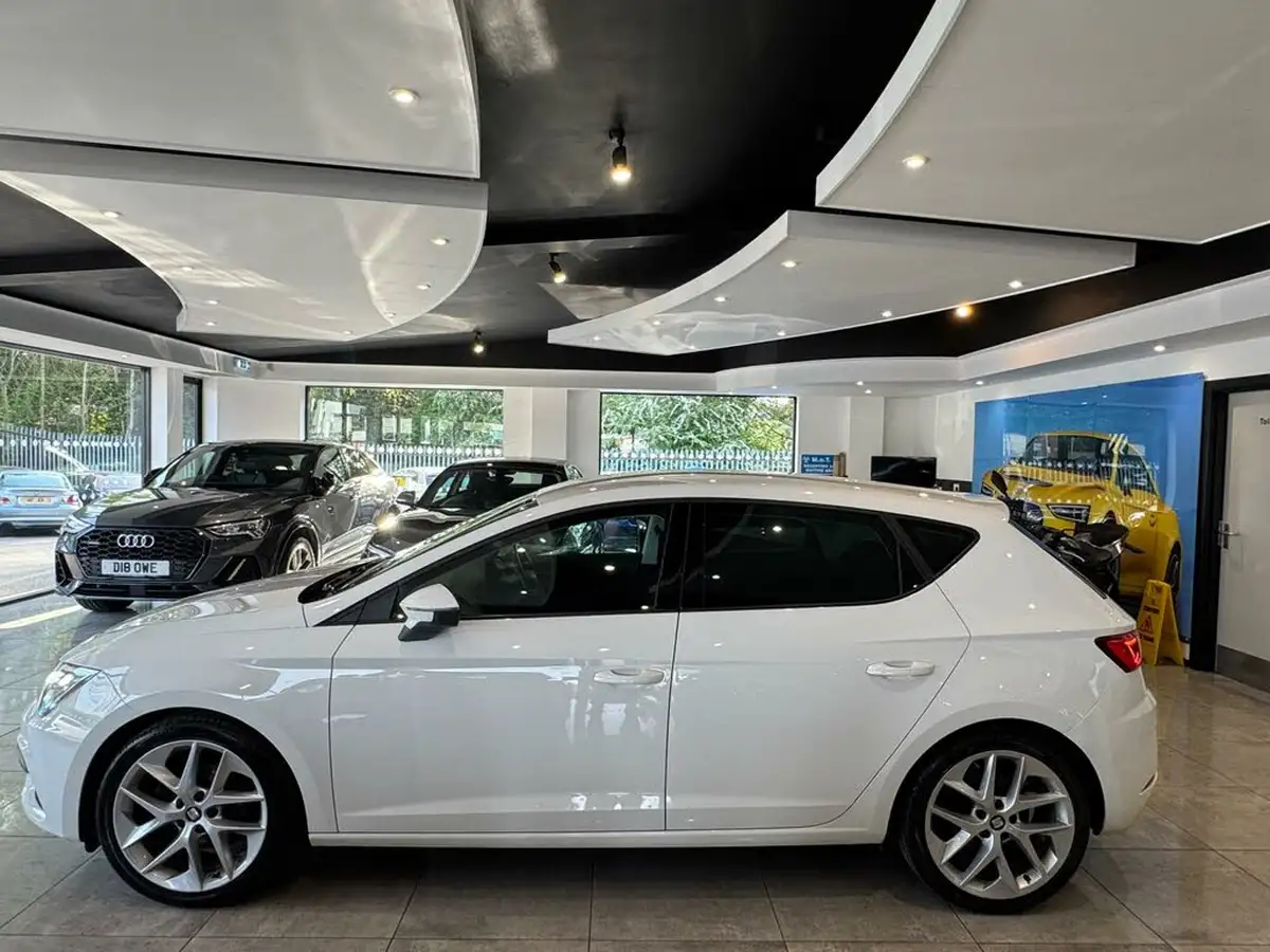 2018-seat-leon-14-tsi-fr-technology-hatchback-5d-big-4