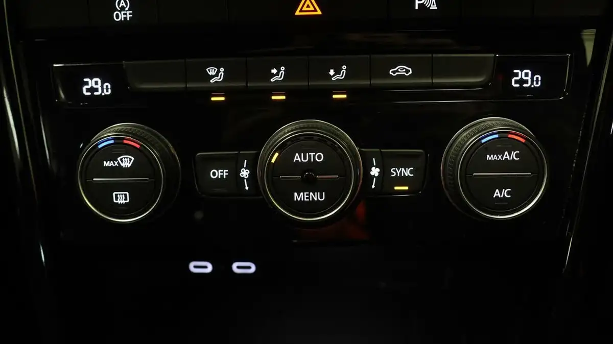 2021-volkswagen-t-roc-15-tsi-black-edition-dsg-big-11