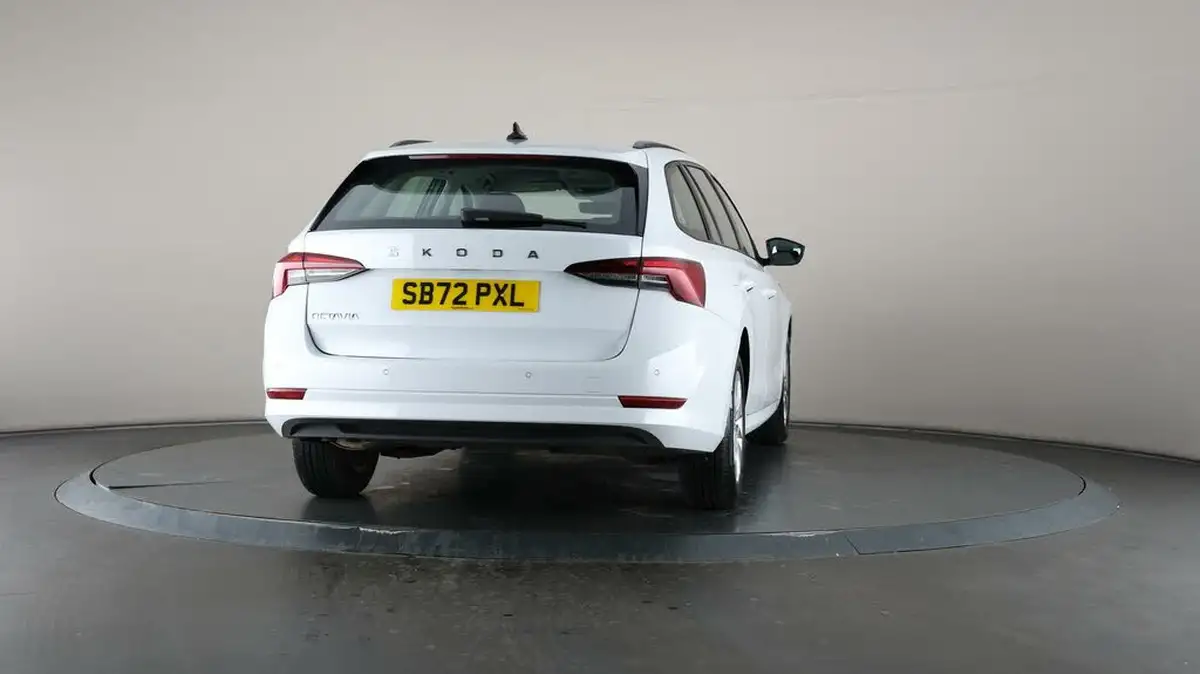 2023-skoda-octavia-20tdi-se-technology-116ps-estate-big-62