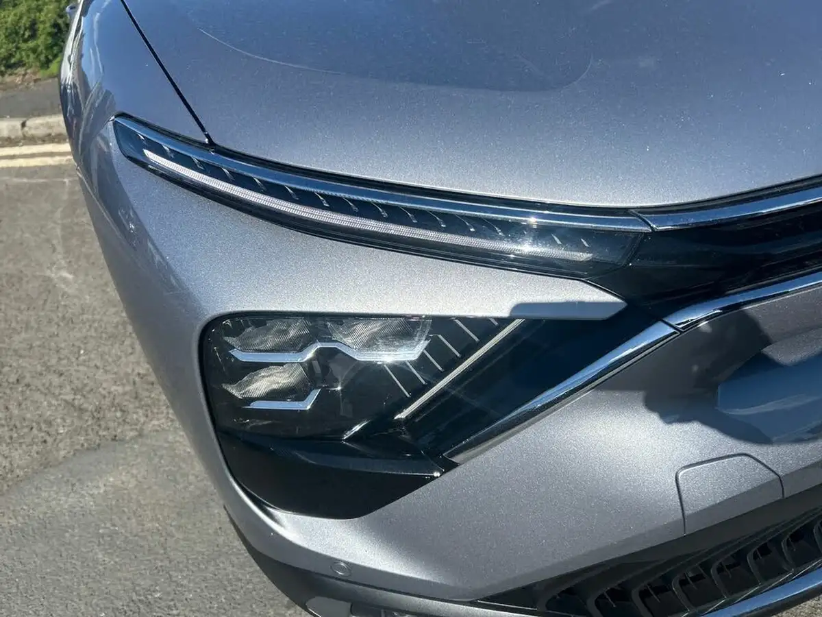 2023-citroen-c5-x-12-puretech-shine-big-22