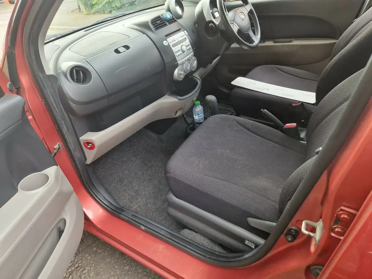 2006-daihatsu-sirion-13-se-auto-big-28
