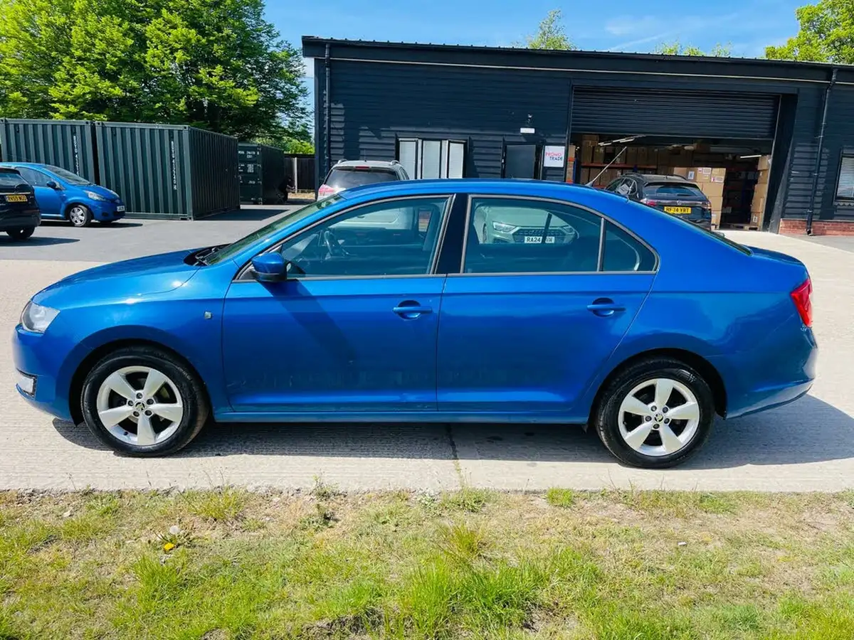 2015-skoda-rapid-12-se-86ps-big-10