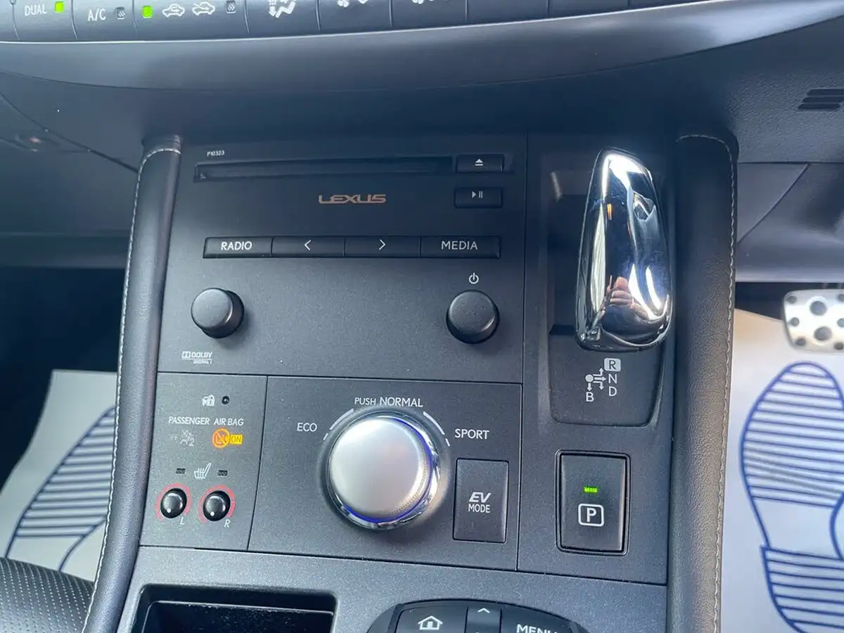 2013-lexus-ct-200h-18-f-sport-big-29
