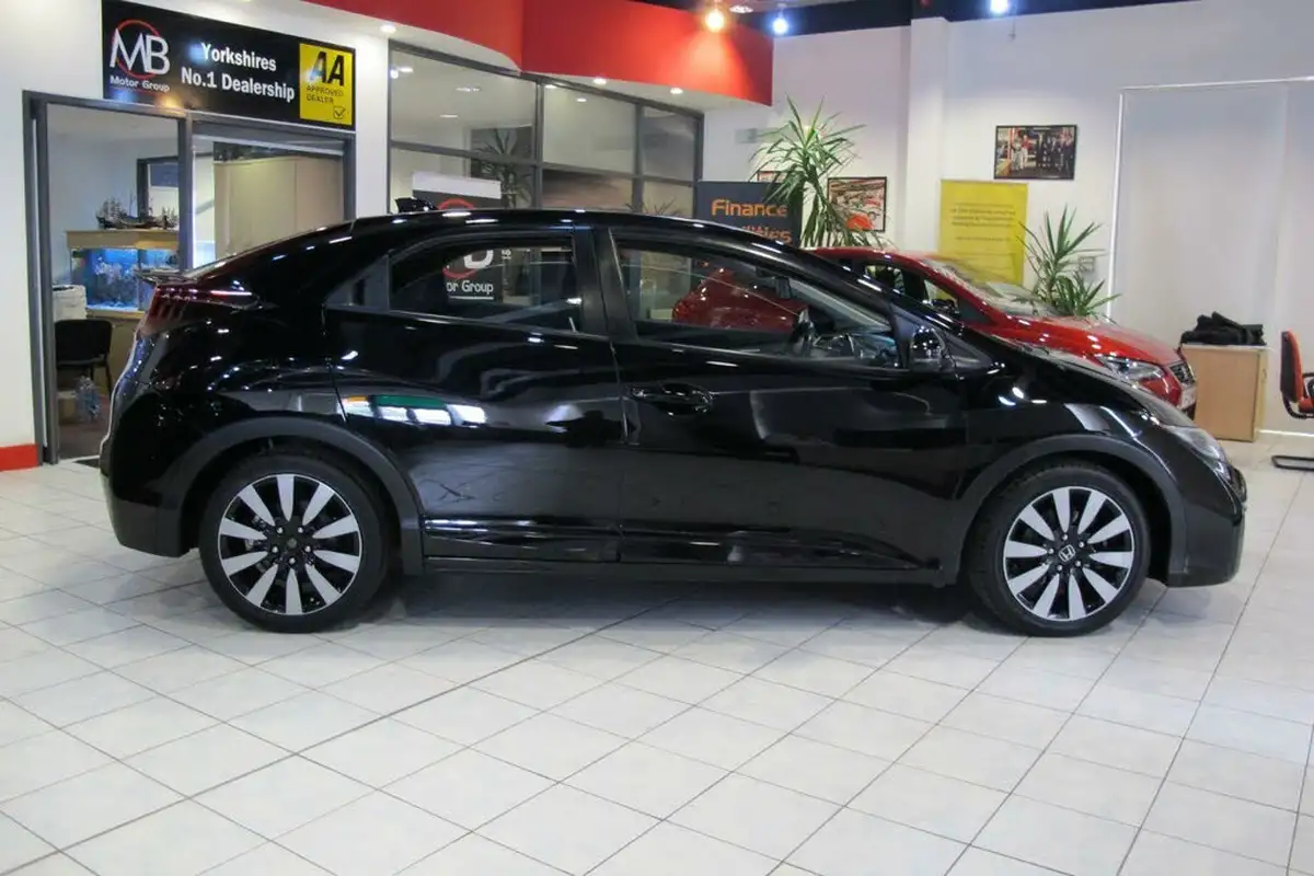 2016-honda-civic-14-i-vtec-se-plus-navi-big-1