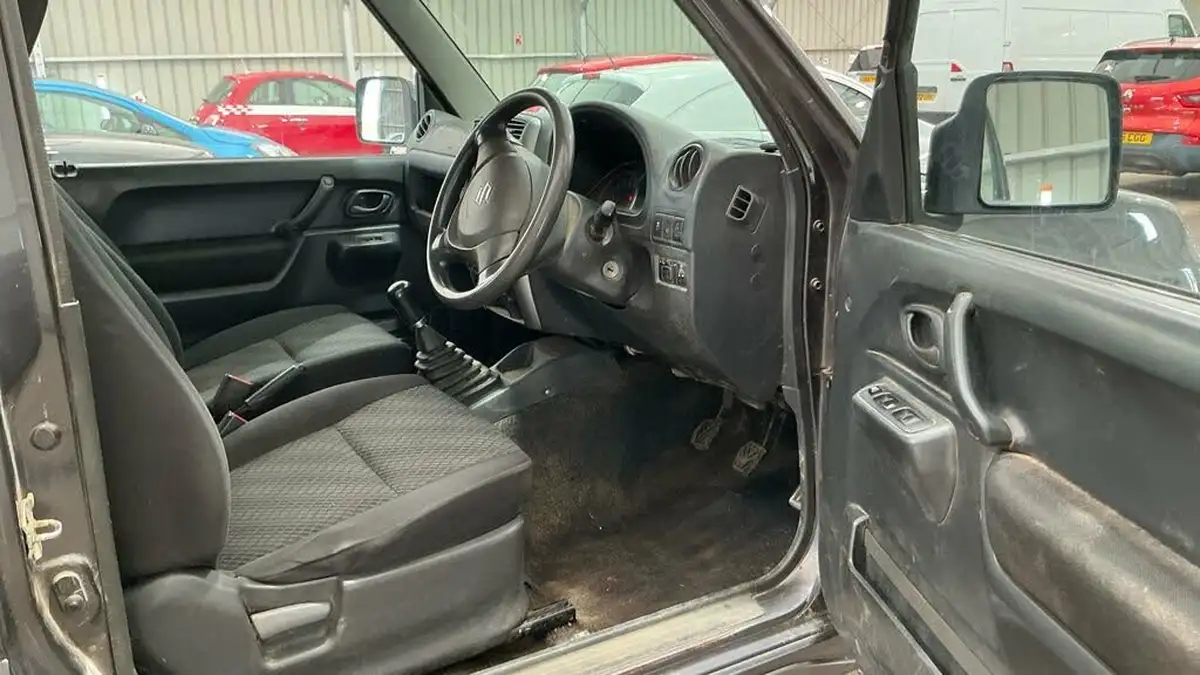2017-suzuki-jimny-13-sz3-big-8