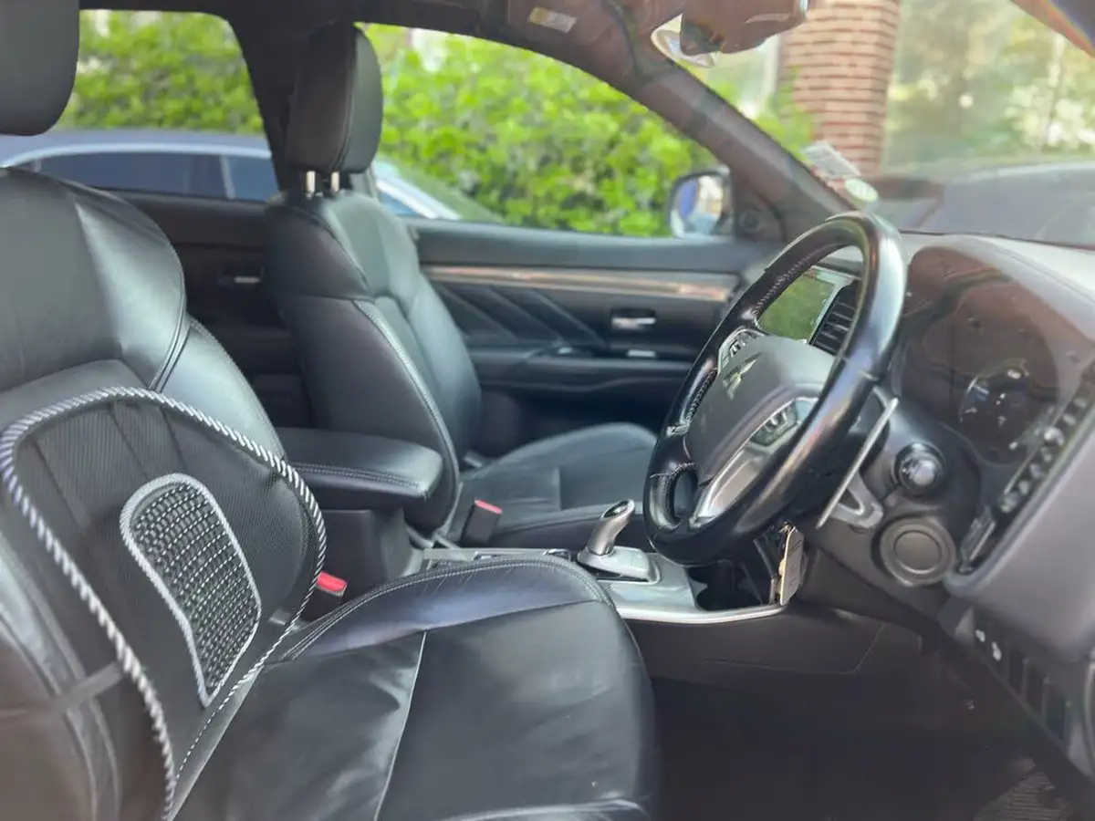 2018-mitsubishi-outlander-24-4h-phev-big-7