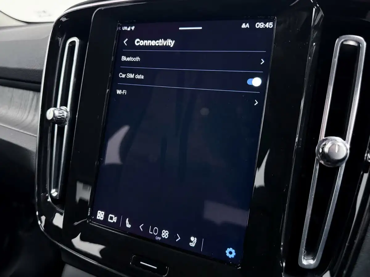 2023-volvo-xc40-20-b3-plus-big-43