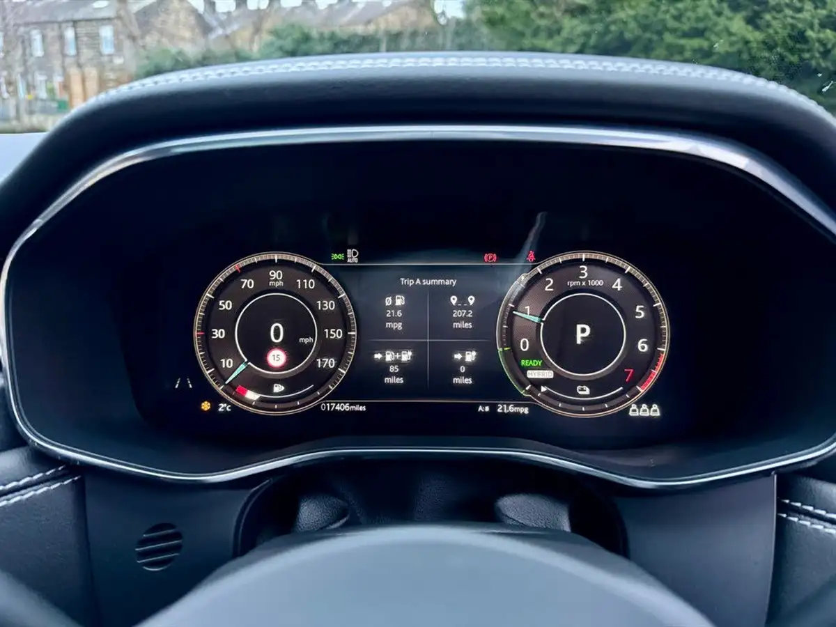 2021-jaguar-f-pace-20-p400e-hse-big-30