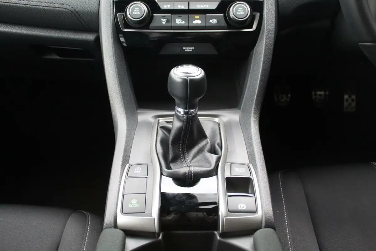 2021-honda-civic-15-vtec-turbo-sport-ss-big-17