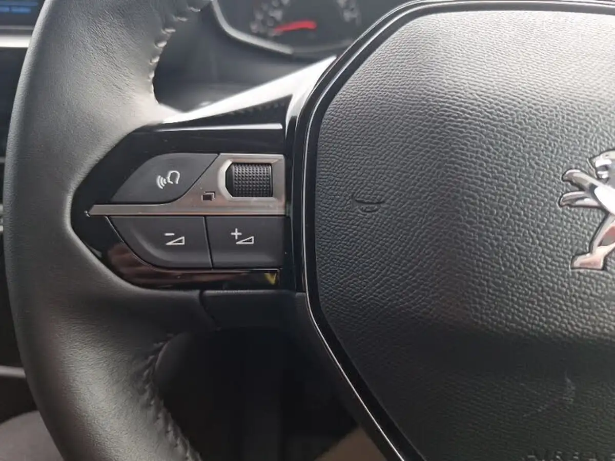 2022-peugeot-208-12-puretech-active-premium-75bhp-big-12