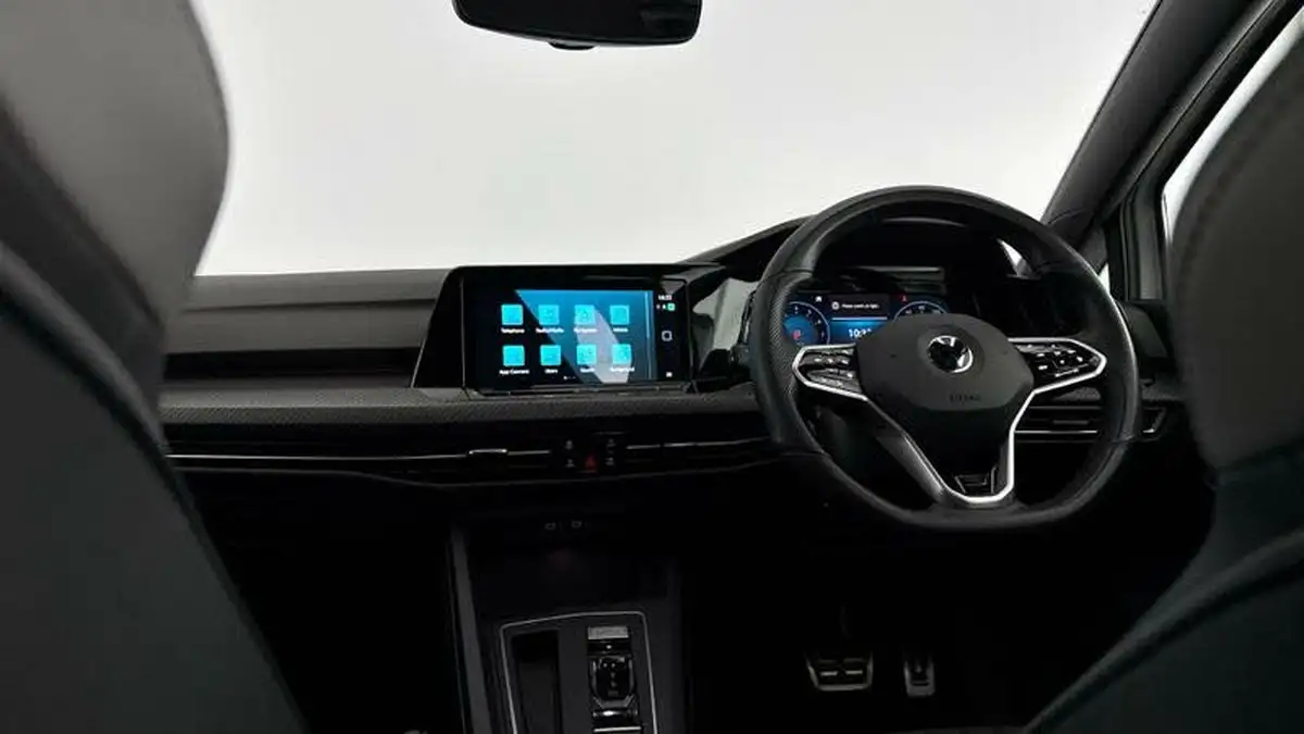 2022-volkswagen-golf-15-etsi-r-line-150ps-hatchback-big-26