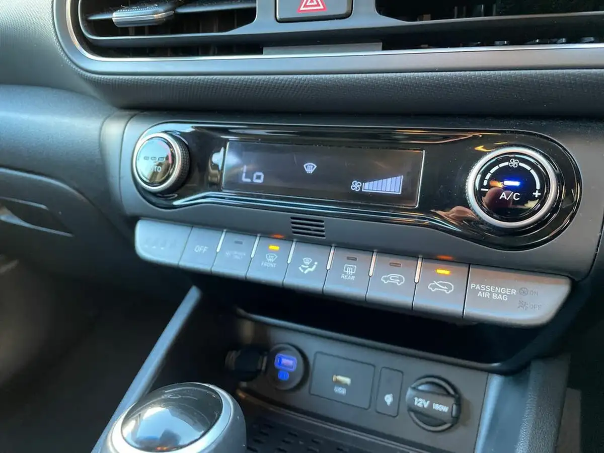 2022-hyundai-kona-16-gdi-premium-big-18