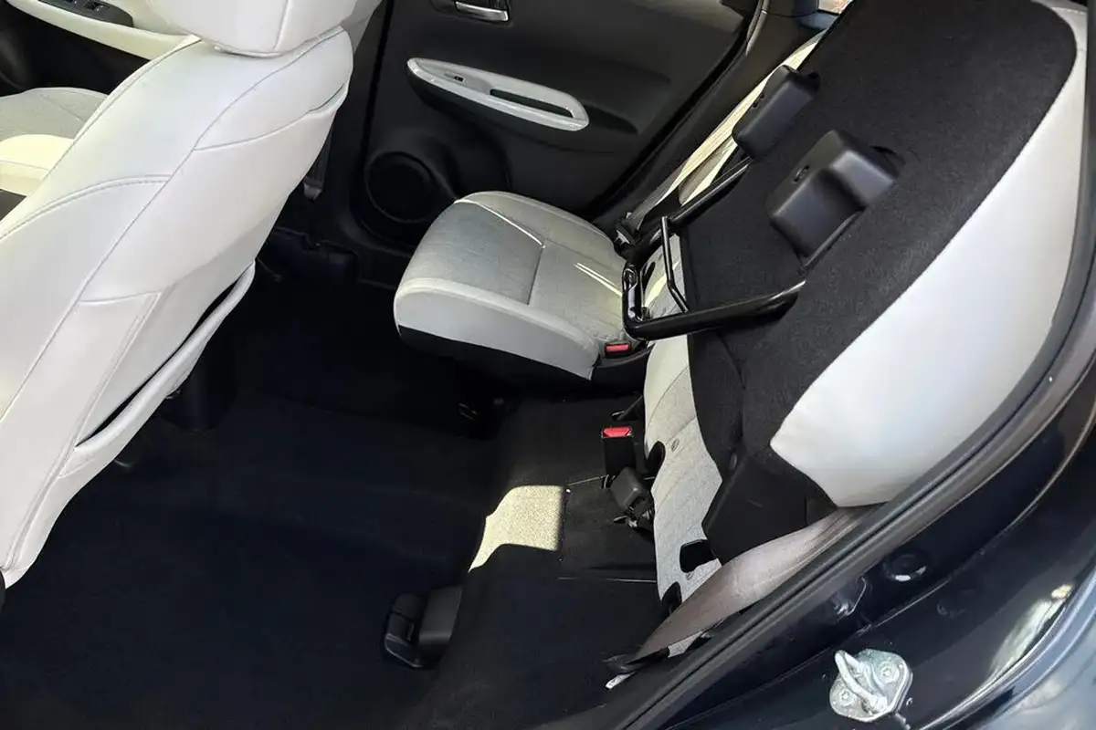 2021-honda-jazz-15-i-mmd-ex-107ps-big-27
