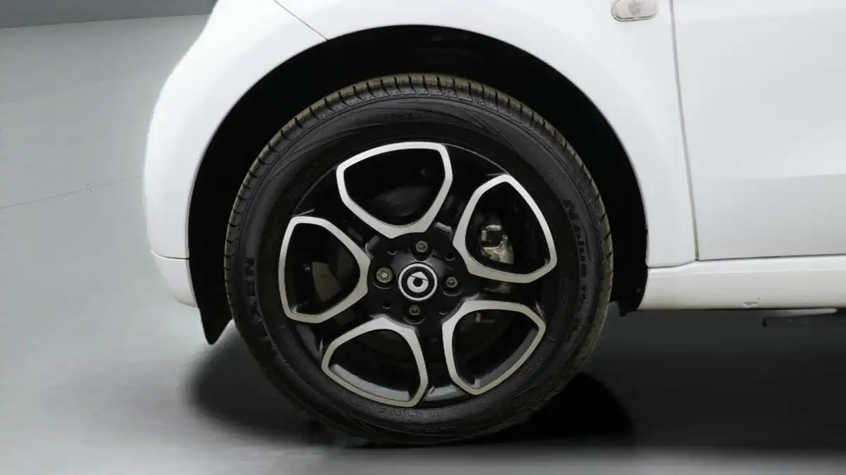2018-smart-fortwo-e-prime-premium-plus-coupe-big-17
