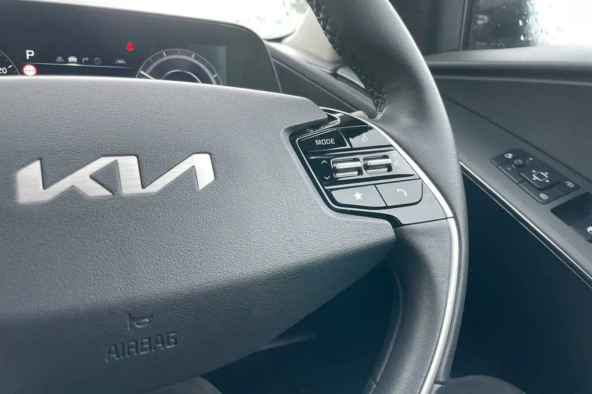 2022-kia-e-niro-ev-3-big-35