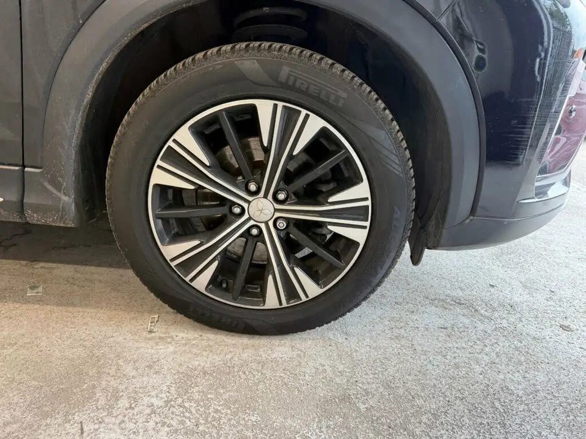 2018-mitsubishi-eclipse-cross-15-4-auto-big-30
