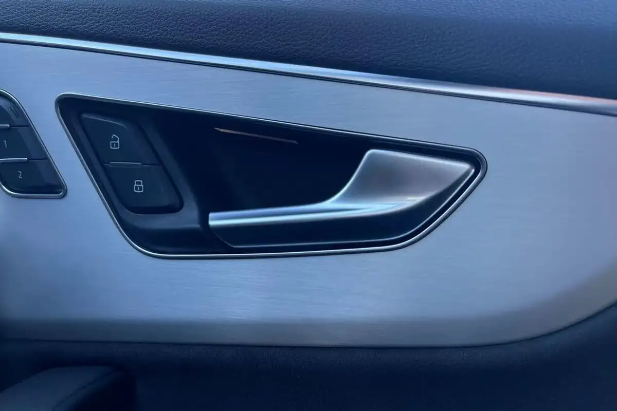 2020-audi-sq7-40tdi-big-17