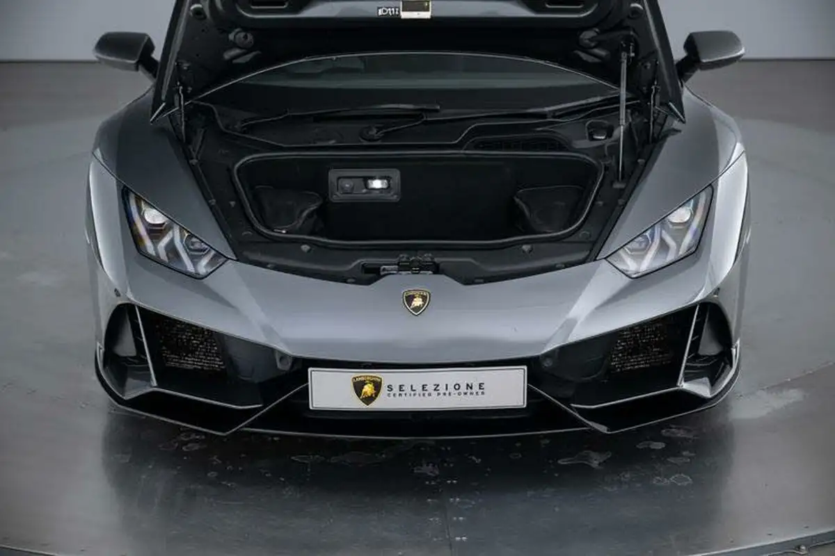 2019-lamborghini-huracan-52-evo-coupe-big-9