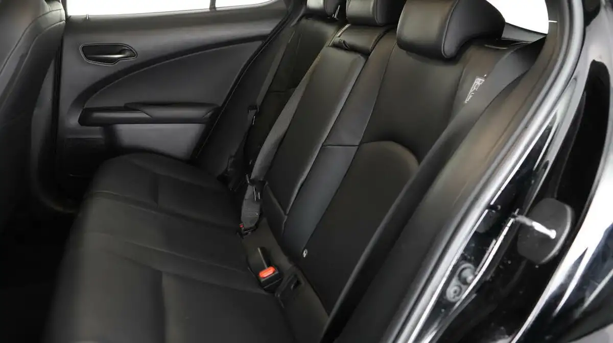 2021-lexus-ux-300e-e-ux-big-16