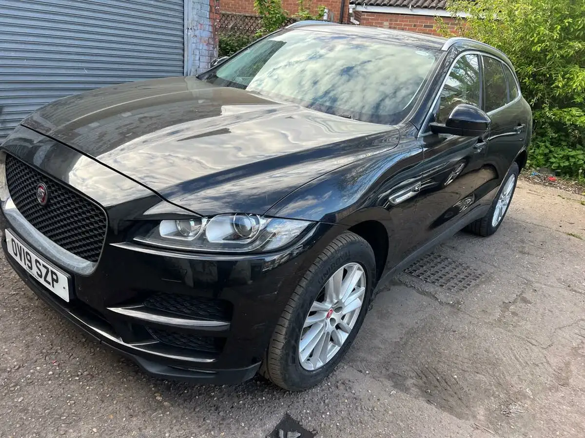 2019-jaguar-f-pace-20-i4d-portfolio-180ps-ss-auto-big-4