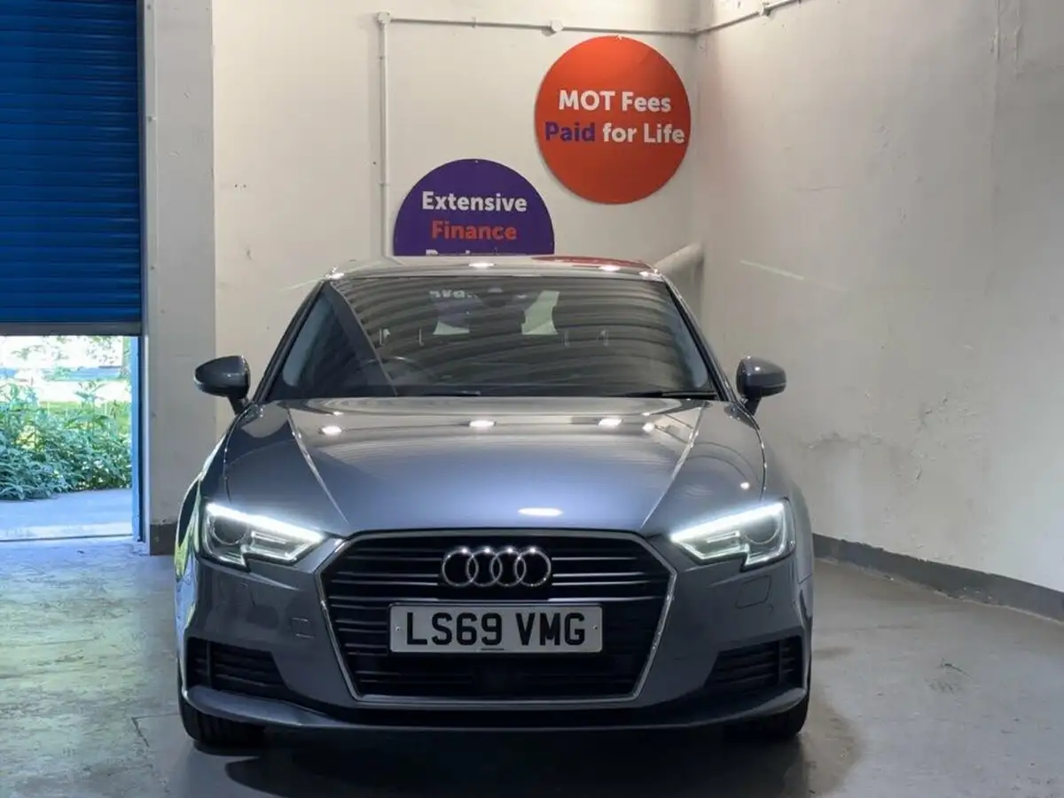 2020-audi-a3-10-30-tfsi-se-technik-big-2