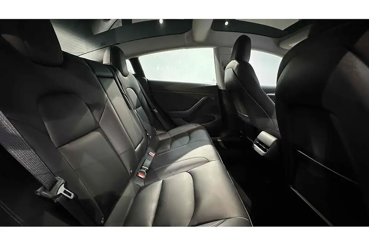 2022-tesla-model-3-e-performance-big-23