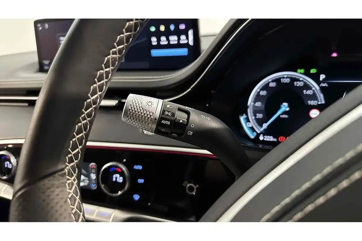 2023-genesis-gv70-e-sport-line-big-38