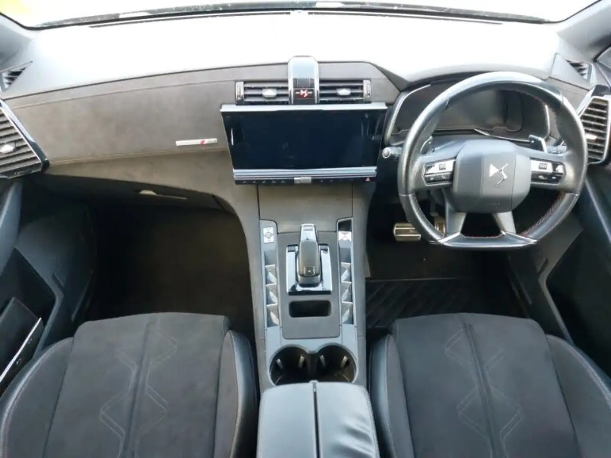 2019-ds-ds-7-crossback-16-puretech-performance-line-225ps-big-2