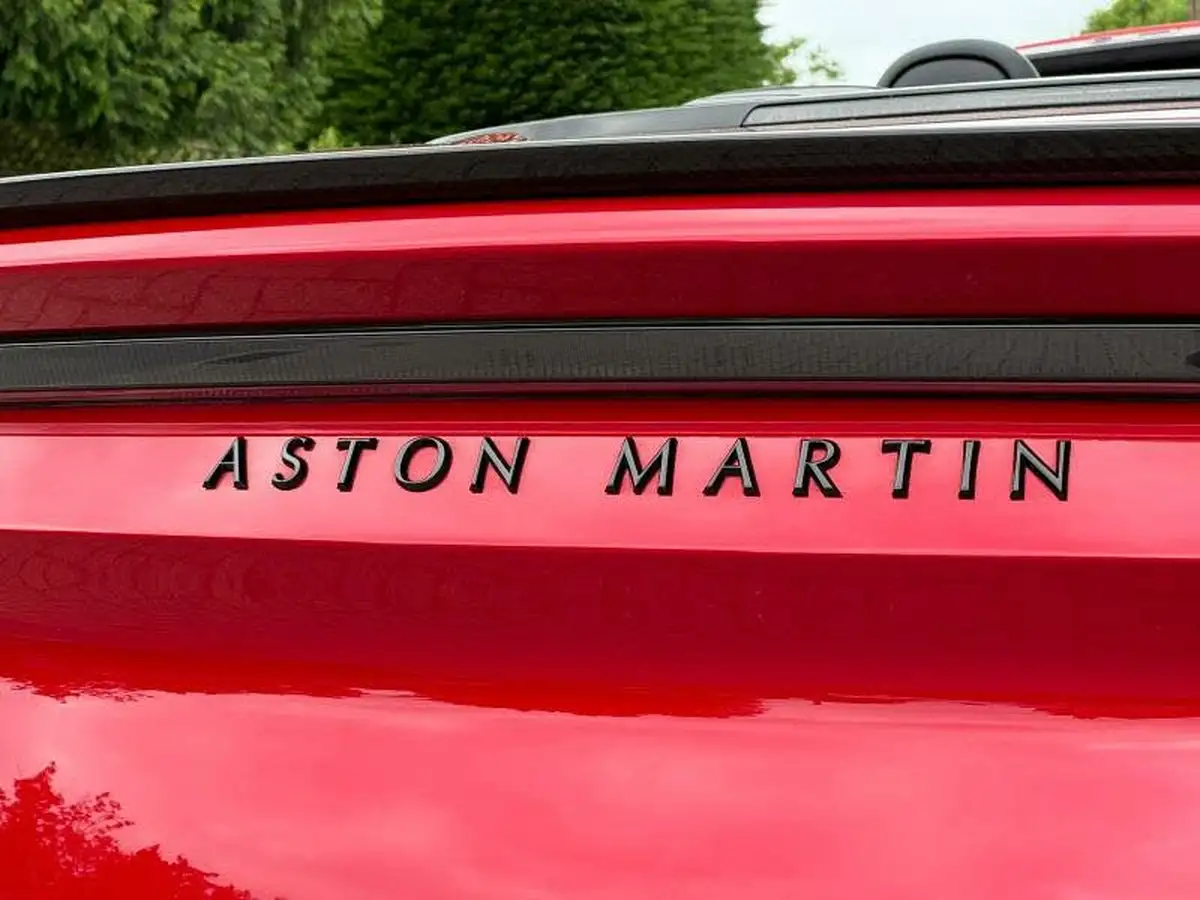 2023-aston-martin-dbs-52-v12-volante-big-7