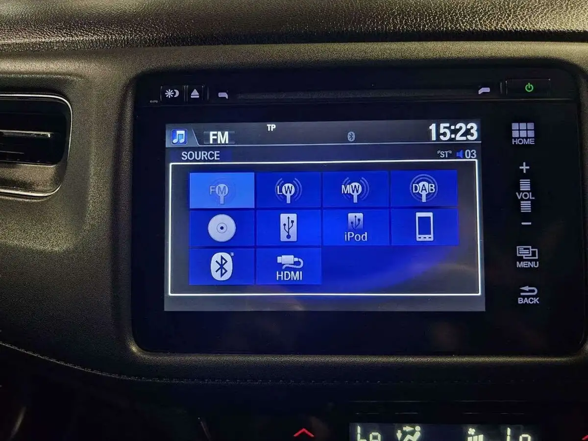 2016-honda-hr-v-16-i-dtec-se-navi-big-10