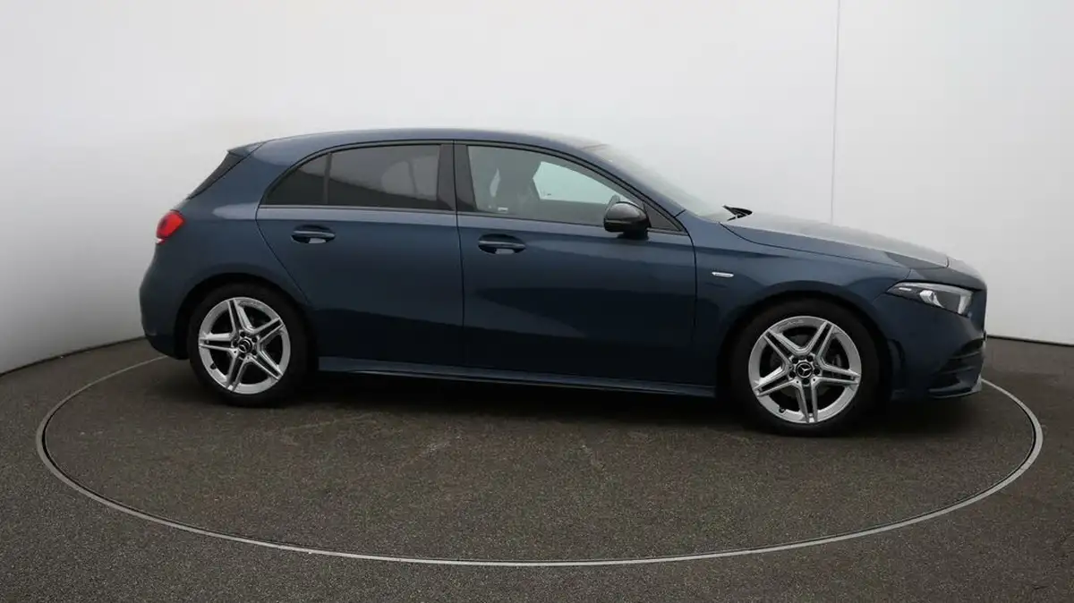 2022-mercedes-benz-a-class-13-a180-amg-line-executive-edition-hatchback-5d-7g-dct-big-48