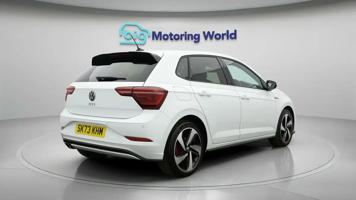 2023-volkswagen-polo-big-6