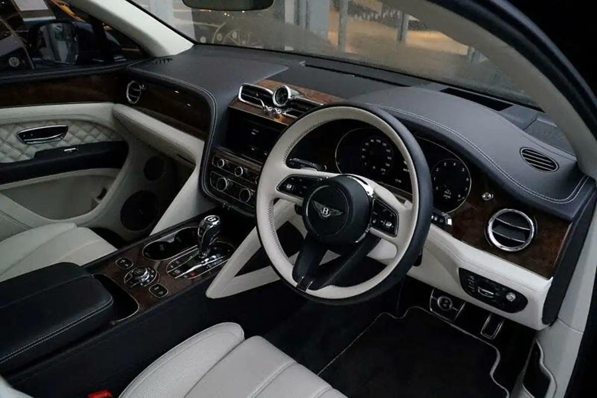2019-bentley-bentayga-40-v8-big-29