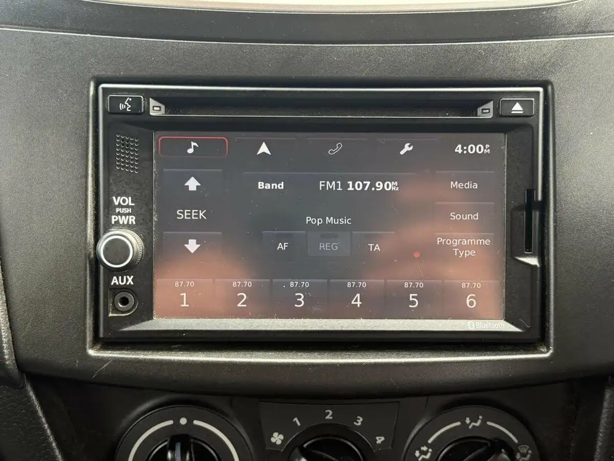 2016-suzuki-swift-12-sz-l-5d-big-16
