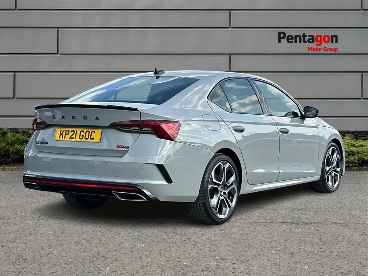 2021-skoda-octavia-20tdi-vrs-4x4-hatchback-big-4
